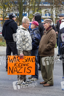 Neonazi-Demo gegen Flüchtlinge, Berlin