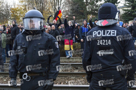 Neonazi-Demo gegen Flüchtlinge, Berlin