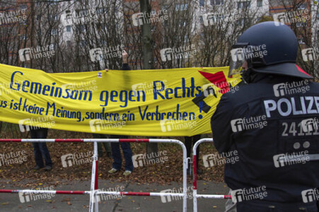 Gegen-Demo zur Neonazi-Demo gegen Flüchtlinge, Berlin