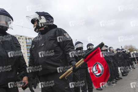 Gegen-Demo zur Neonazi-Demo gegen Flüchtlinge, Berlin