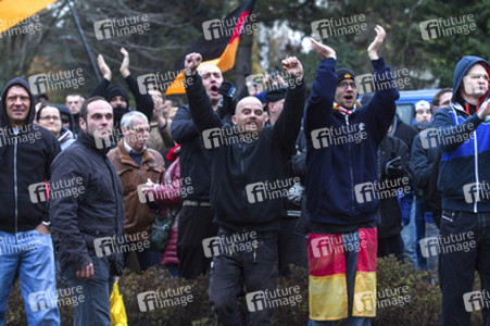 Neonazi-Demo gegen Flüchtlinge, Berlin