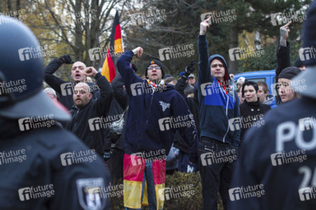 Neonazi-Demo gegen Flüchtlinge, Berlin