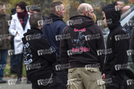 Neonazi-Demo gegen Flüchtlinge, Berlin