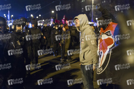 Gegen-Demo zur Neonazi-Demo gegen Flüchtlinge, Berlin