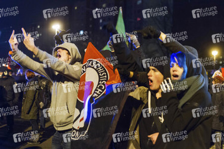 Gegen-Demo zur Neonazi-Demo gegen Flüchtlinge, Berlin