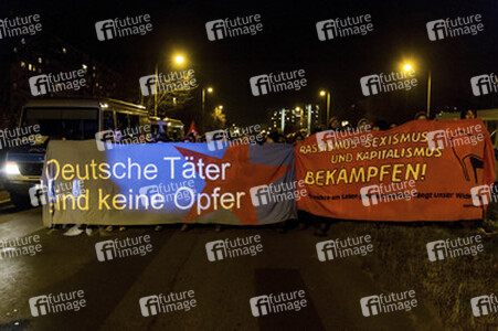 Gegen-Demo zur Neonazi-Demo gegen Flüchtlinge, Berlin