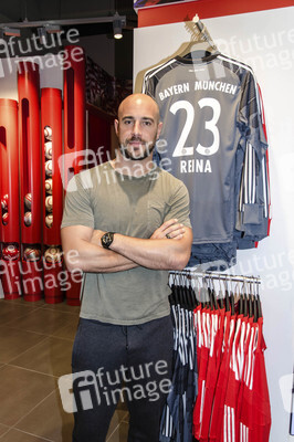 FC Bayern München Fan Shop Opening, Berlin