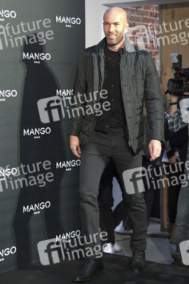 Zinédine Zidane Präsentation als Mango Man, Madrid