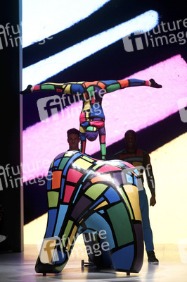 It's Showtime Maybelline New York 100th Anniversary Show, Berlin Fashion Week Autumn/Winter 2015