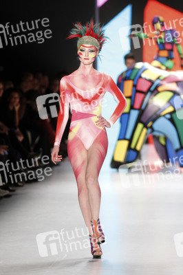 It's Showtime Maybelline New York 100th Anniversary Show, Berlin Fashion Week Autumn/Winter 2015