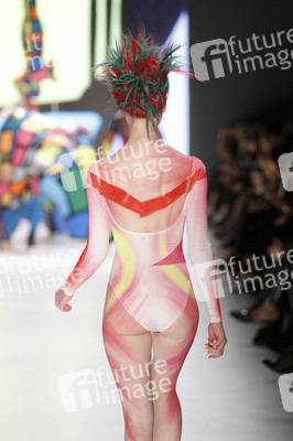 It's Showtime Maybelline New York 100th Anniversary Show, Berlin Fashion Week Autumn/Winter 2015