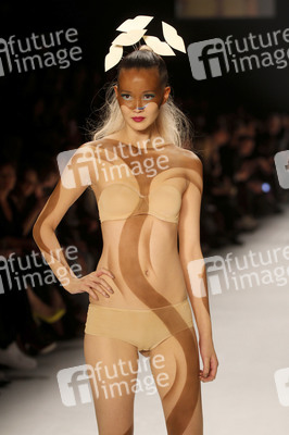 It's Showtime Maybelline New York 100th Anniversary Show, Berlin Fashion Week Autumn/Winter 2015