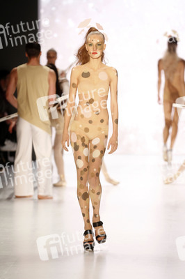 It's Showtime Maybelline New York 100th Anniversary Show, Berlin Fashion Week Autumn/Winter 2015