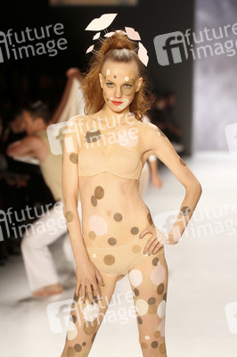 It's Showtime Maybelline New York 100th Anniversary Show, Berlin Fashion Week Autumn/Winter 2015