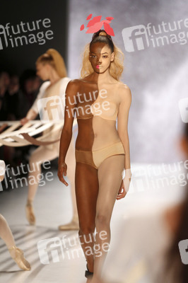 It's Showtime Maybelline New York 100th Anniversary Show, Berlin Fashion Week Autumn/Winter 2015
