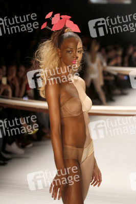 It's Showtime Maybelline New York 100th Anniversary Show, Berlin Fashion Week Autumn/Winter 2015