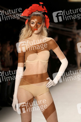 It's Showtime Maybelline New York 100th Anniversary Show, Berlin Fashion Week Autumn/Winter 2015