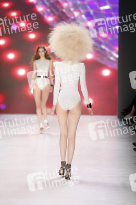 It's Showtime Maybelline New York 100th Anniversary Show, Berlin Fashion Week Autumn/Winter 2015