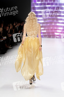 It's Showtime Maybelline New York 100th Anniversary Show, Berlin Fashion Week Autumn/Winter 2015