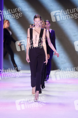It's Showtime Maybelline New York 100th Anniversary Show, Berlin Fashion Week Autumn/Winter 2015