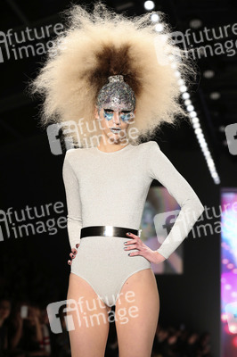 It's Showtime Maybelline New York 100th Anniversary Show, Berlin Fashion Week Autumn/Winter 2015