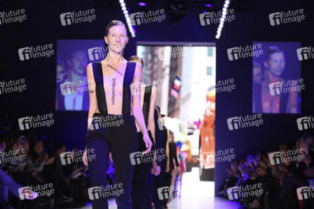 It's Showtime Maybelline New York 100th Anniversary Show, Berlin Fashion Week Autumn/Winter 2015