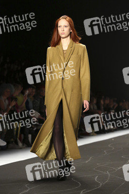 Esther Perbandt Fashion Show, Berlin Fashion Week Autumn/Winter 2015