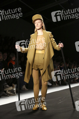 Esther Perbandt Fashion Show, Berlin Fashion Week Autumn/Winter 2015