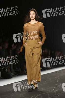 Esther Perbandt Fashion Show, Berlin Fashion Week Autumn/Winter 2015