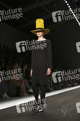Esther Perbandt Fashion Show, Berlin Fashion Week Autumn/Winter 2015