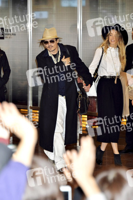 Ankunft von Johnny Depp und Amber Heard in Tokio