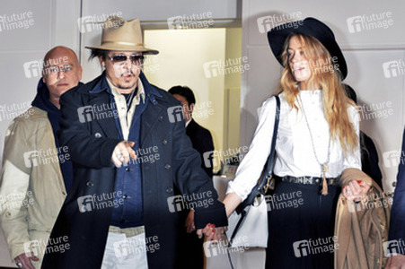Ankunft von Johnny Depp und Amber Heard in Tokio