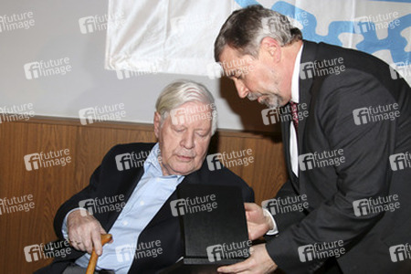 Verleihung des Gustav-Stresemann-Preises an Bundeskanzler a.D. Helmut Schmidt, Hamburg