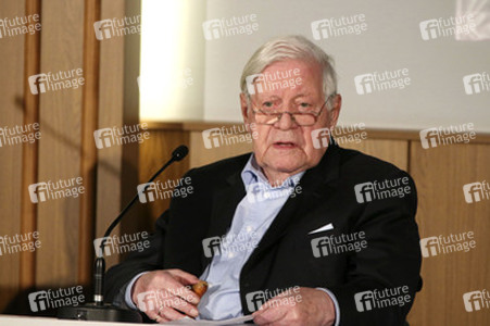 Verleihung des Gustav-Stresemann-Preises an Bundeskanzler a.D. Helmut Schmidt, Hamburg