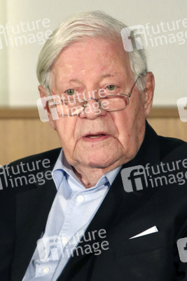 Verleihung des Gustav-Stresemann-Preises an Bundeskanzler a.D. Helmut Schmidt, Hamburg