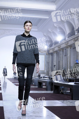 Yiqing Yin Fashion Show, Haute Couture Fashion Week Paris