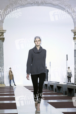 Yiqing Yin Fashion Show, Haute Couture Fashion Week Paris