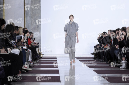 Yiqing Yin Fashion Show, Haute Couture Fashion Week Paris