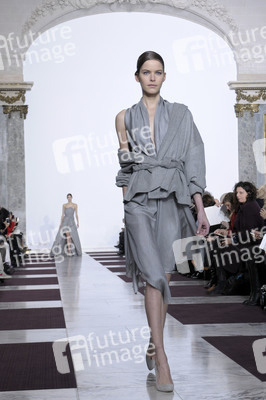 Yiqing Yin Fashion Show, Haute Couture Fashion Week Paris