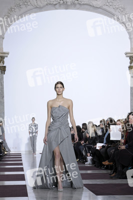 Yiqing Yin Fashion Show, Haute Couture Fashion Week Paris