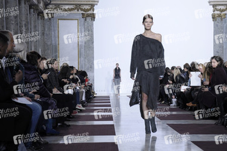 Yiqing Yin Fashion Show, Haute Couture Fashion Week Paris