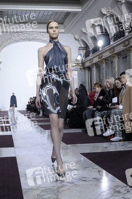 Yiqing Yin Fashion Show, Haute Couture Fashion Week Paris