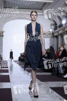 Yiqing Yin Fashion Show, Haute Couture Fashion Week Paris