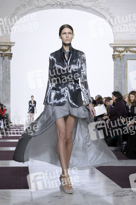Yiqing Yin Fashion Show, Haute Couture Fashion Week Paris