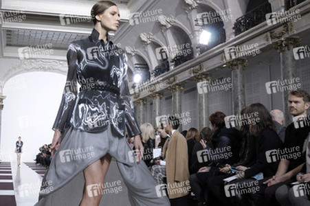 Yiqing Yin Fashion Show, Haute Couture Fashion Week Paris