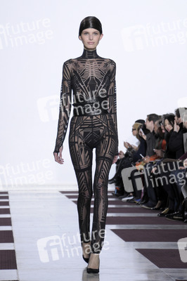 Yiqing Yin Fashion Show, Haute Couture Fashion Week Paris