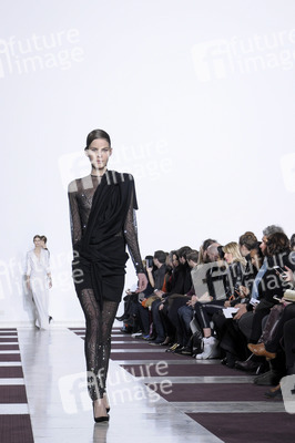 Yiqing Yin Fashion Show, Haute Couture Fashion Week Paris