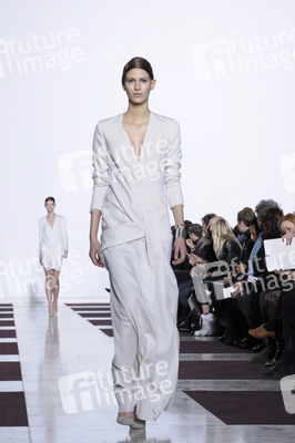 Yiqing Yin Fashion Show, Haute Couture Fashion Week Paris