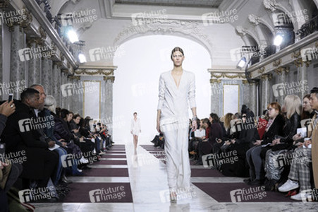 Yiqing Yin Fashion Show, Haute Couture Fashion Week Paris