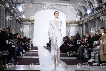 Yiqing Yin Fashion Show, Haute Couture Fashion Week Paris